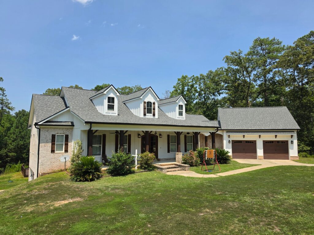 Should Your Home Be Soft Washed or Pressure Washed?
